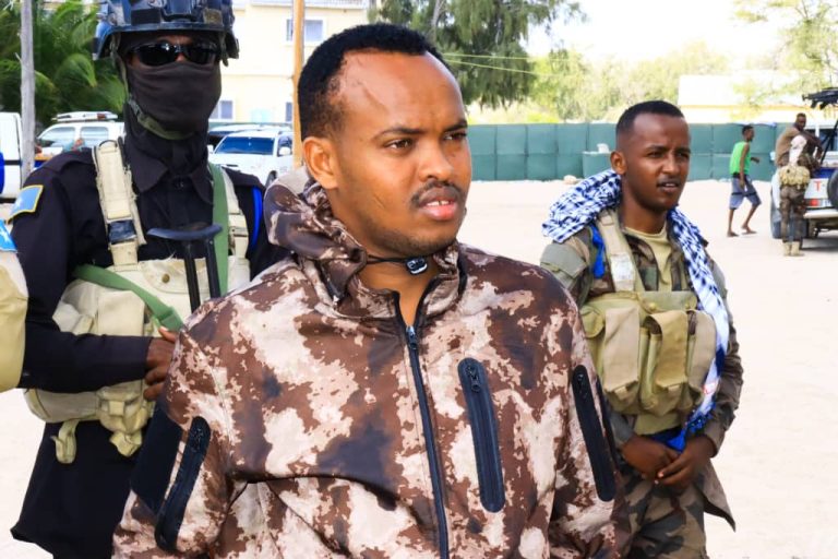 Taliyaha ciidan boliiska oo kormeeray ciidanka Darawiishta boliiska ee ku sugan degmada Cadale