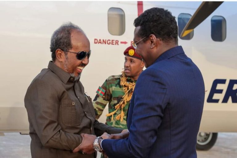 Madaxweyne Xasan Sheekh oo gaaray magaalada Dhuusamareeb oo uu si ku meel gaar ah ugu shaqeynayo