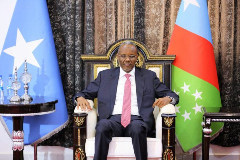 Madaxweynaha Koonfur Galbeed oo la kulmay Danjiraha Dowladda Ingiriiska ufadhiya Soomaaliya