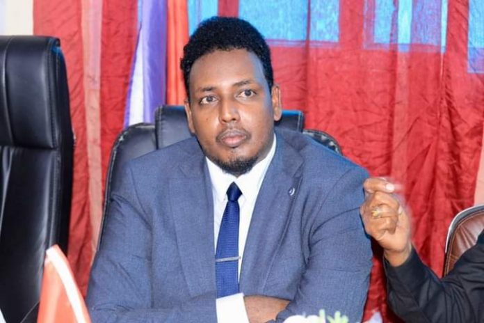 Guddoomiyaha D/Kaxda “Madaxda Galmudug iyo Hirshabeelle waxay heystaan fursad weyn oo ah in Madaxwaynihii dalka uu furimaha dagaalka kula jiro”.
