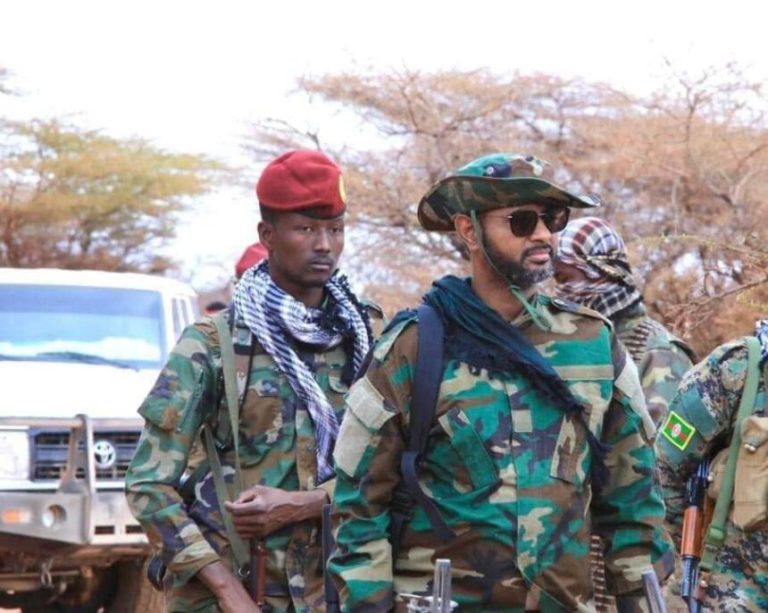 Wasiirka Gaashaandhigga XFS : Khawaarijta waxay maraayaan heer maalin walba dhexdooda diriraan oo ay islaayaan