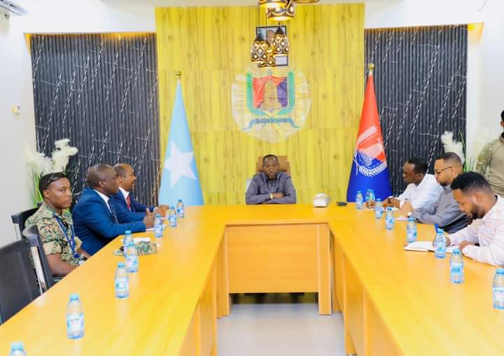  Guddoomiyaha Gobolka Banaadir ayaa Aqalka Dowladda Hoose ee Xamar kulan kula qaatay Madaxda Xafiisyada Arrimaha Bulshada, Dib-u-dhiska iyo Xuquuqul Insaanka