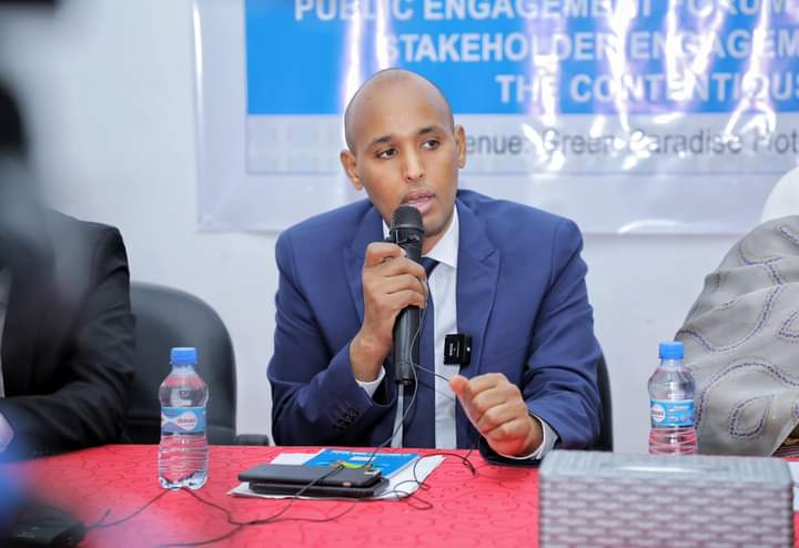 wasiiru dowlada wasaarada caadaalada ayaa daahfurtey kulan dad weyne ee dib u eegista dastuurka