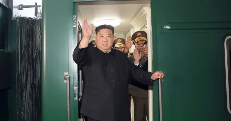 Hoggaamiyaha Kuuriyada Waqooyi oo Afar sano kadib safarkii ugu horreeyay ku tagaya Ruushka