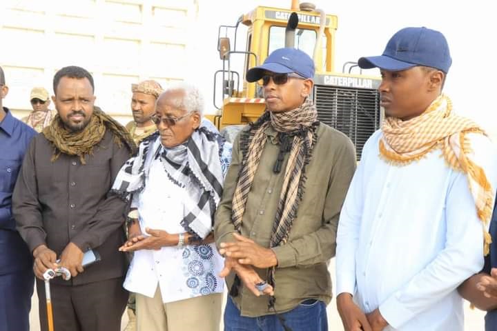 Wasiiro ,Xildhibaano, Ganacsato iyo maamulka Degmada ayaa ka qeyb galay Xarig jarka Garoonka diyaaradaha Degmada Hobyo