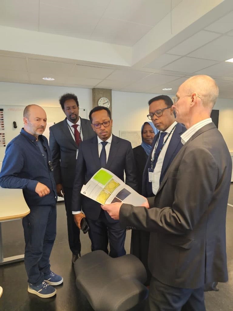 Agaasimaha Guud ee Hay’adda Socdaalka oo safar shaqo ku jooga dalka Norway ayaa kulamo kala duwan la qaatay mas’uuliyiin ka kala socotay Wasaaradda Cadaaladda iyo Amniga Norway