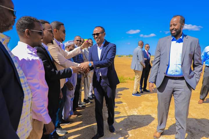 Wafdi uu hoggaaminayo Guddoomiyaha Hay’adda Maareynta Musiiboyinka ayaa maanta Gaaray Magaalada Baydhabo