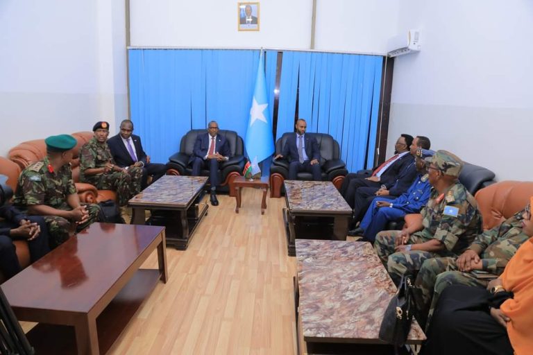 Soomaaliya iyo Kenya oo ka wada hadlaya howl gallada lagu cirib tirayo khawaarijta