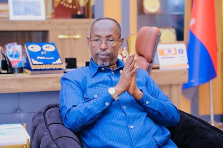 duqa mugdisho oo laamaha amniga kala hadlay dhibaatadii loo geystay xulka koonfur galbeed