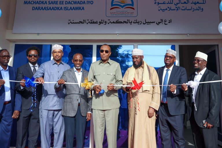 Ra’iisul wasaaraha dalka oo xarigga ka jaray Machadka Dacwadda iyo Daraasaadka Islaamka.