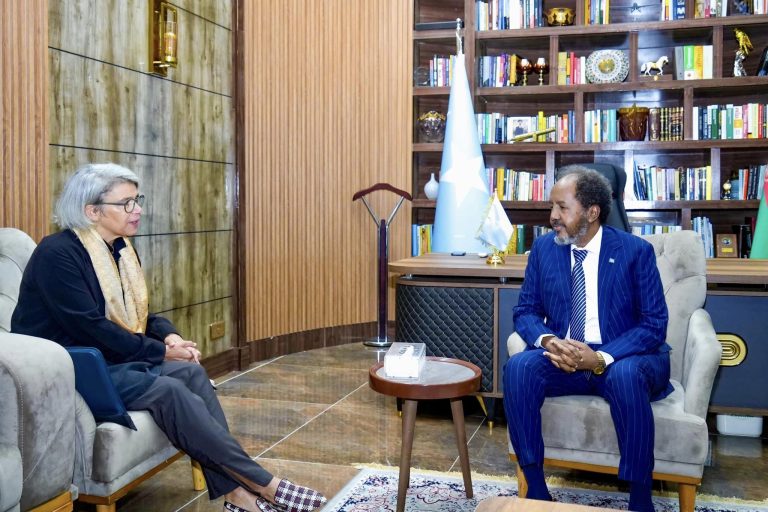 MADAXWEYNE XASAN SHEEKH OO XAALADDA GOBOLKA KALA HADLAY ERGEYGA MIDOWGA YURUB EE GEESKA AFRIKA