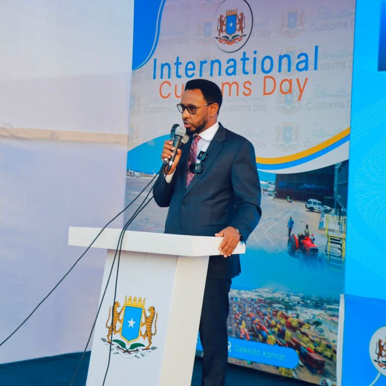 Wasiirka Maaliyadda XFS oo ka qeybgalay xaflad loo sameeyay xuska maalinta furdooyinka dunida