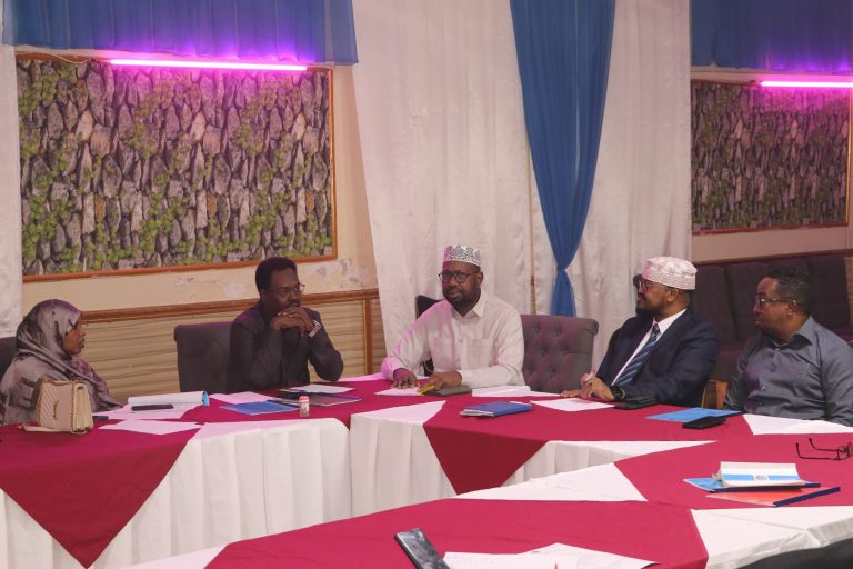 Gudiga Garsoorka Caadalada iyo Arimaha Diinta Golaha Shacabka oo kulan isugu yimid