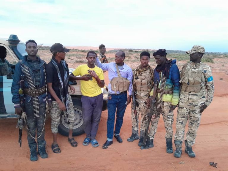 Ciidanka Sirdoonka Qaranka oo gacanta ku soo dhigay Eedeysane Sayid Cali Macalin oo xaaskiisa ku gubay Muqdisho.