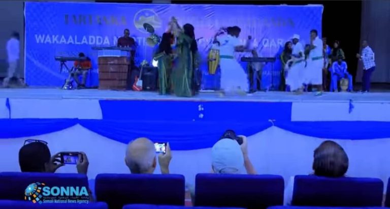 Soomaaliya oo ay ku soo qul-qulayaan dalxiisayaal AjaanIib ah