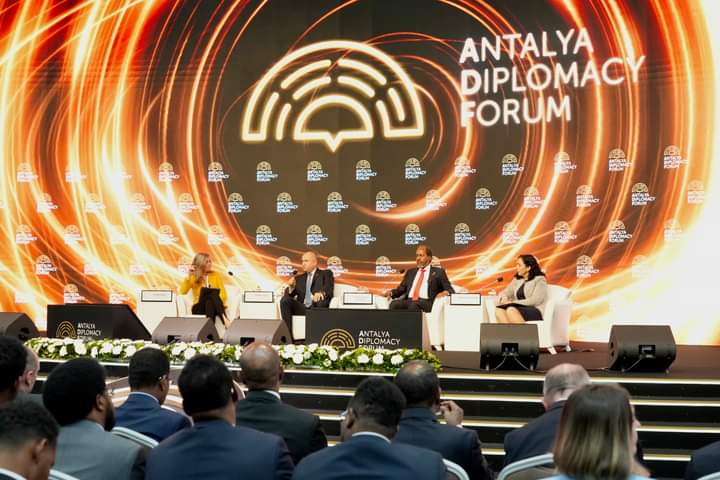 Madaxweyne Xasan Sheekh oo ka qayb galay madasha diblumaasiyadda Antalya