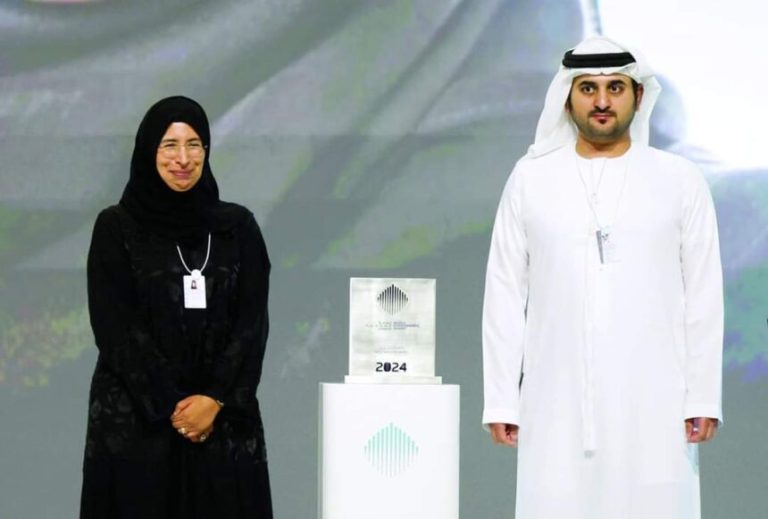 Wasiirka Caafimaadka XFS oo u hambalyeeyay Wasiirka Caafimaadka Qadar oo loo aqoonsaday wasiirka ugu wanaagsan dunida