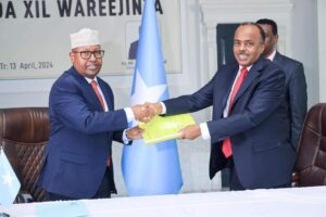 Wasiirka Arrimaha Dibedda XFS oo maanta la wareegay xilka