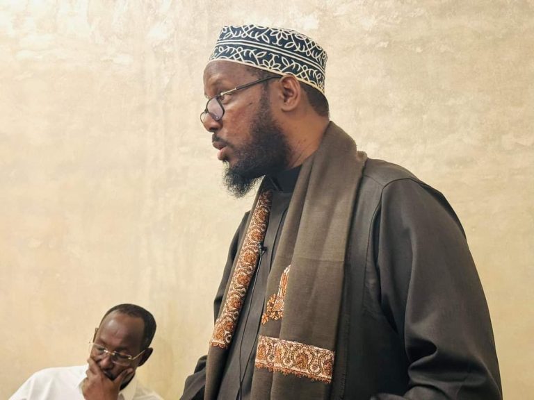 Wasiirka Awqaafta Soomaaliya oo kulan xog-wareysi ah kula qaatay Mas’uuliyiinta Dowladda Magaalada Makkah