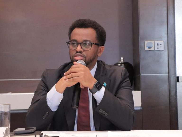 Wasiirka Isgaarsiinta Soomaaliya oo soo xiray Shirka Mashruuca isku xirka dhijitaalka Bariga Afrika 