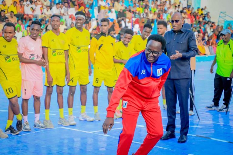 Kusimaha duqa Muqdisho oo daah furay tartanka kubadda Gacanta ee dagmooyinka