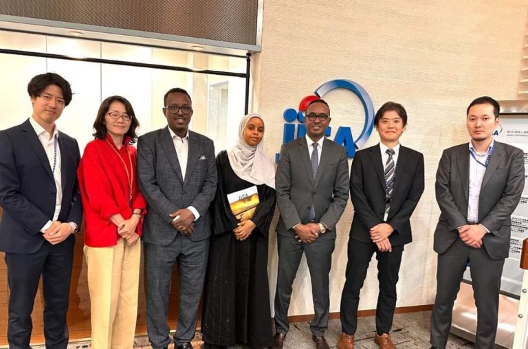 Guddoomiyaha hay’adda SoDMA oo kulan kula qaatay dalka Japan Madaxda hay’adda (JICA )