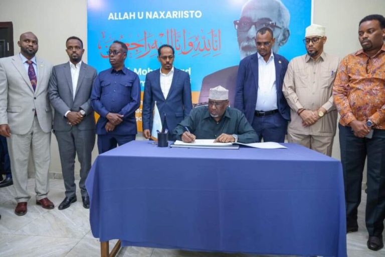 Guddoomiyaha Golaha Shacabka BJFS oo furay Buuga tacsida AHN Prof jawaari