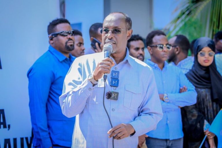 Duqa Muqdisho oo soo dhaweeyay guulaha is-daba joogga ah ee ay gaartay dowladda FS