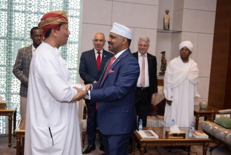 Safiirka Soomaaliya ee dalka Cumaan oo gaaray caasimadda dalkaas ee Masqad