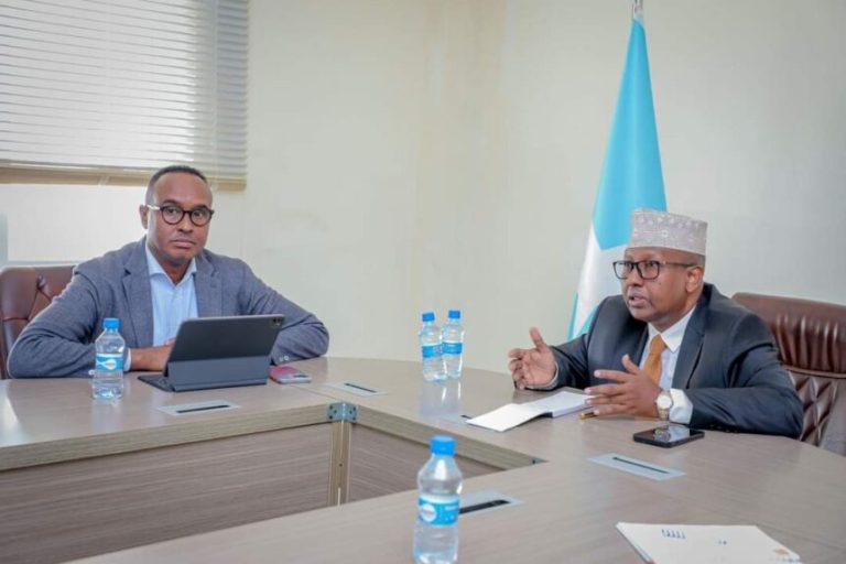 Wasiirka arrimaha Dibadda oo kulan la qaatay Madaxda Hay’adda SoDMA 