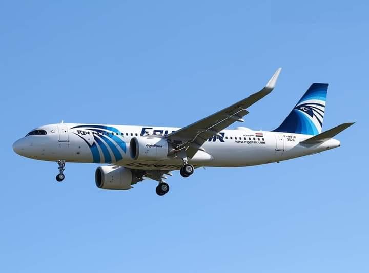 Diyaaradda Air Egypt oo duullimaad ka billaabaysa Muqdisho