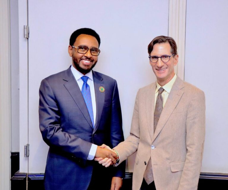 Wasiirka Maaliyadda XFS oo Nairobi kulan muhiim ah kula yeeshay Agaasimaha Bangiga Adduunka u qaabilsan Soomaaliya