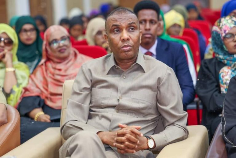 Ra’iisul wasaaraha XJFS oo daahfuray barnaamijka “Hooyo u Hiilli Qarankaaga,”