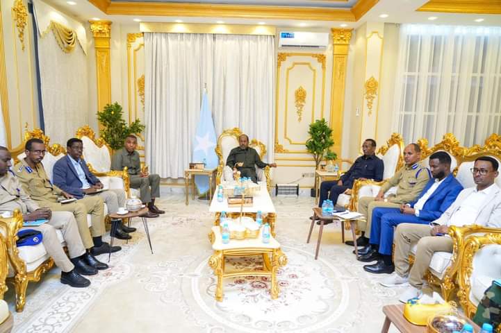 Madaxweyne Xasan Sheekh oo kulan Deg Deg ah la qaatay Laammaha Amniga