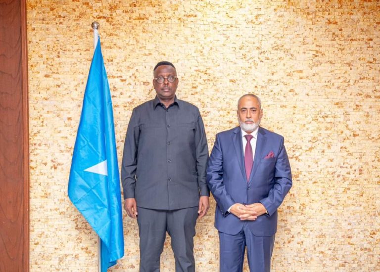 Wasiirka Caddaaladda oo qaabilay Safiirka Dowladda Liibiya u fadhiya Soomaaliya 