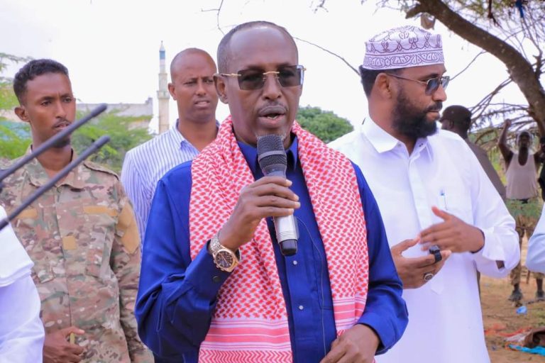 Duqa Muqdisho oo kormeer ugu tagay Ciidamada  Amniga ee ku sugan Degmada Garasbaaley