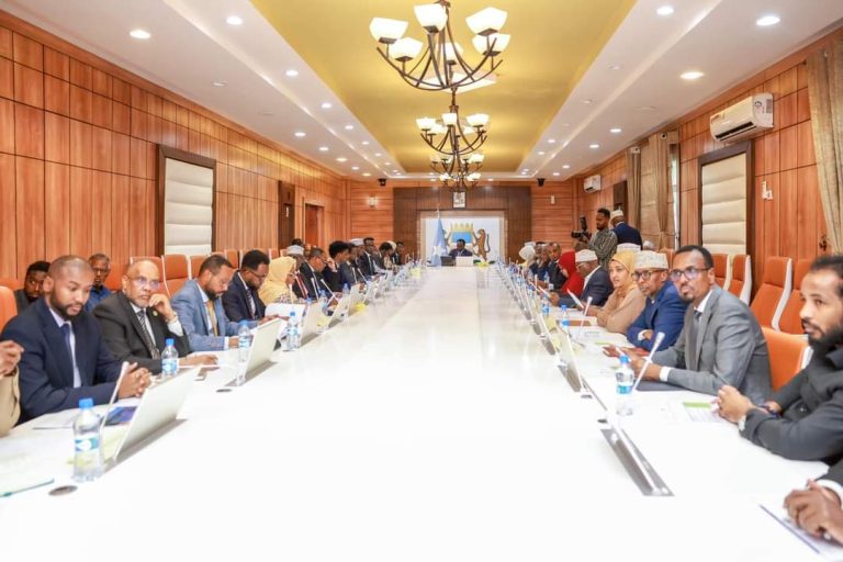Golaha Wasiirrada oo Meelmariyeen Heshiis Iskaashi Dhaqaala ah oo dhaxmara Dowladdaha Soomaaliya iyo Shiinaha 