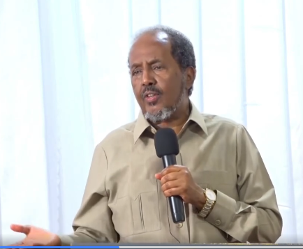 Madaxweyne Xasan Sheekh “Horay ayaan dalkaan Madaxweyne uga soo noqday kursigana iskuma dhajin.”
