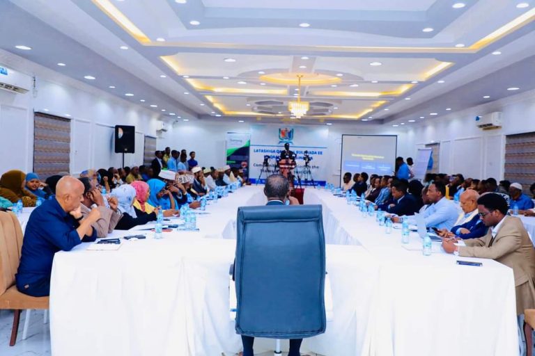 Duqa Muqdisho oo furay Madasha la tashiga Bulshada ee Maqaamka Caasimadda  