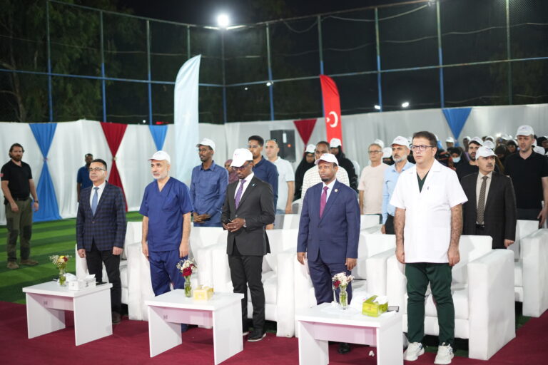 Mas’uuliyiin ka tirsan DFS oo qeyb galay xuska 11-sano guurada dib u hawlgelinta Erdogan Hospital