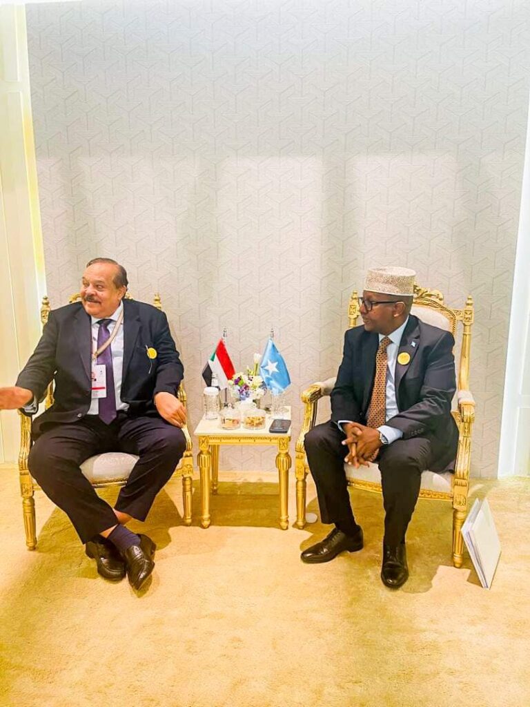 Danjire Axmed Macallin Fiqi oo kulan laba-geesood ah kula yeeshay Riyadh Wasiirka Arrimaha Dibadda ee Suudaan.