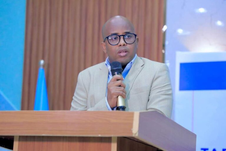 Ku-Simaha Duqa Muqdisho oo tababar u faray Howlwadeenada Waaxda Canshuuraha