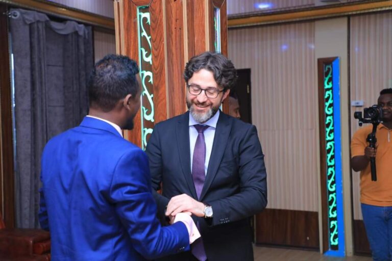 Wasiirka Arrimaha Bulshada XFS oo kulan la yeeshay Safiirka Dalka Turkiga