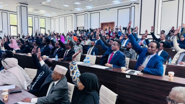 Baarlamaanka oo ansixiyay Hindisaha Xeerka Doorashooyinka Qaranka