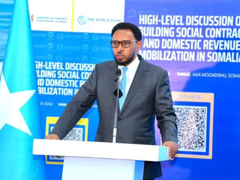 Wasiirka Maaliyadda Soomaaliya oo Shir looga hadlayo kobcinta Dakhliga ka furay Muqdisho