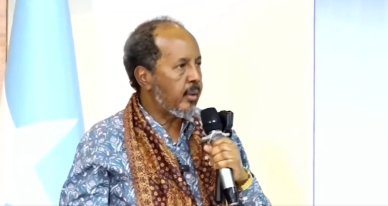 Madaxweyne Xasan Sheekh oo ka qeyb qaatay kulanka tacsida ee loogu duceynayay Marxuum Siilaanyo