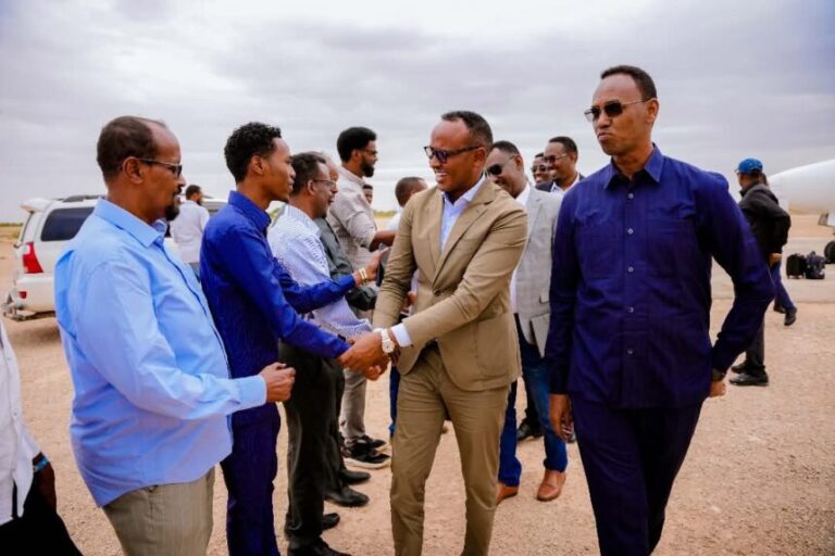 Guddoomiyaha Hay’adda SODMA iyo wafdi uu hoggaaminayo oo gaaray Magaalada Dhuusamareeb