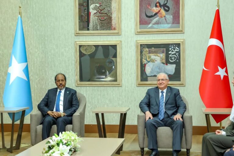 Madaxweyne Xasan Sheekh oo lagu soo dhaweeyay Dalka Turkiga 