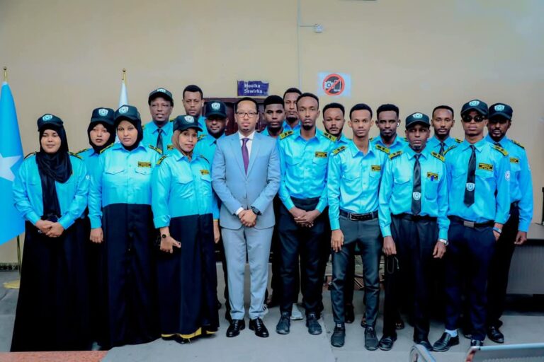 Agaasimaha guud ee Socdaalka oo faray Saraakiisha inay fududeeyaan bixinta Baasaboorada 