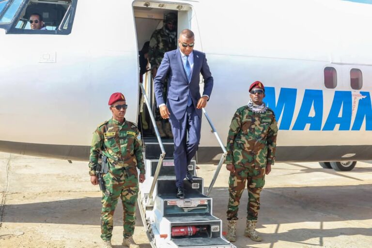 Ra’iisul Wasaare Xamse oo gaaray Baydhabo